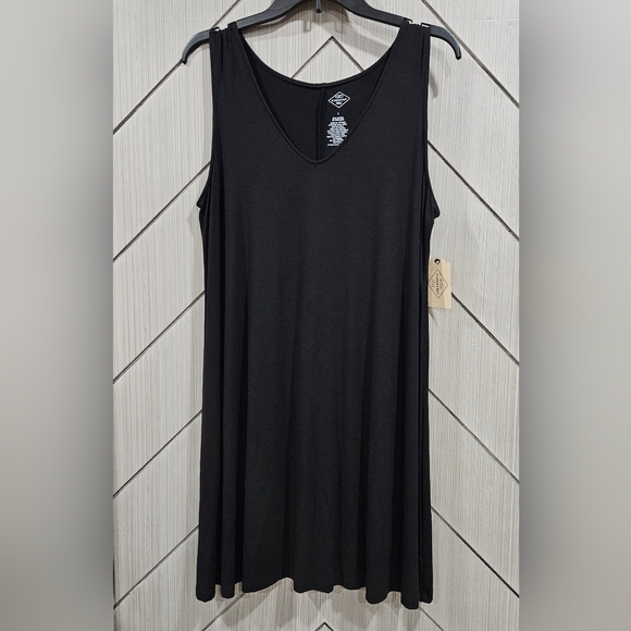 St. John's Bay Dresses & Skirts - St. John's Bay Black Sleeveless Midi Dress